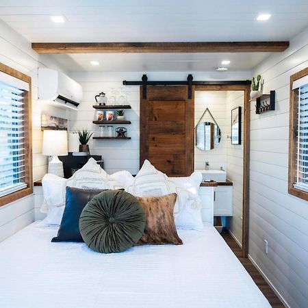 New The Lone Star Shipping Container Villa เฟรเดอริกส์เบิร์ก ภายนอก รูปภาพ