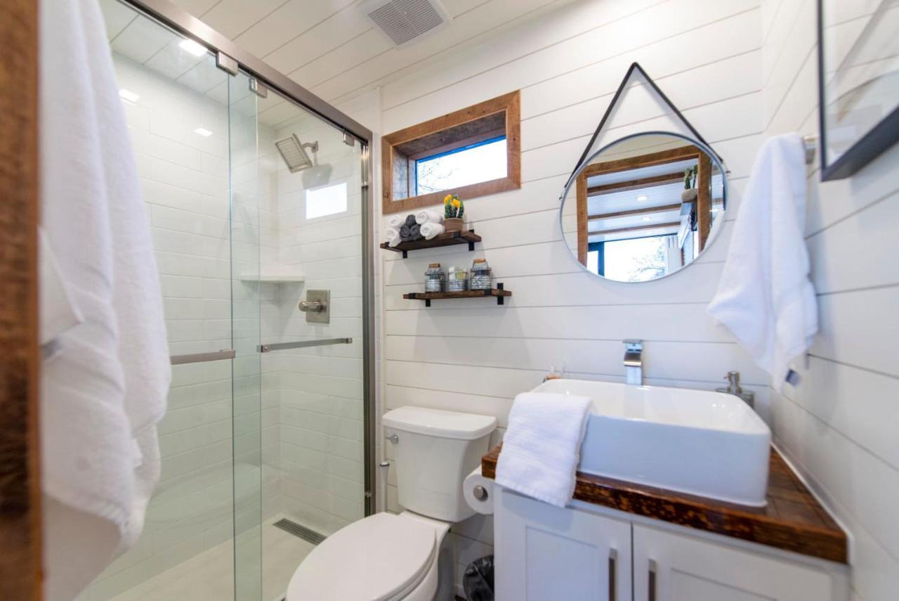 New The Lone Star Shipping Container Villa เฟรเดอริกส์เบิร์ก ภายนอก รูปภาพ
