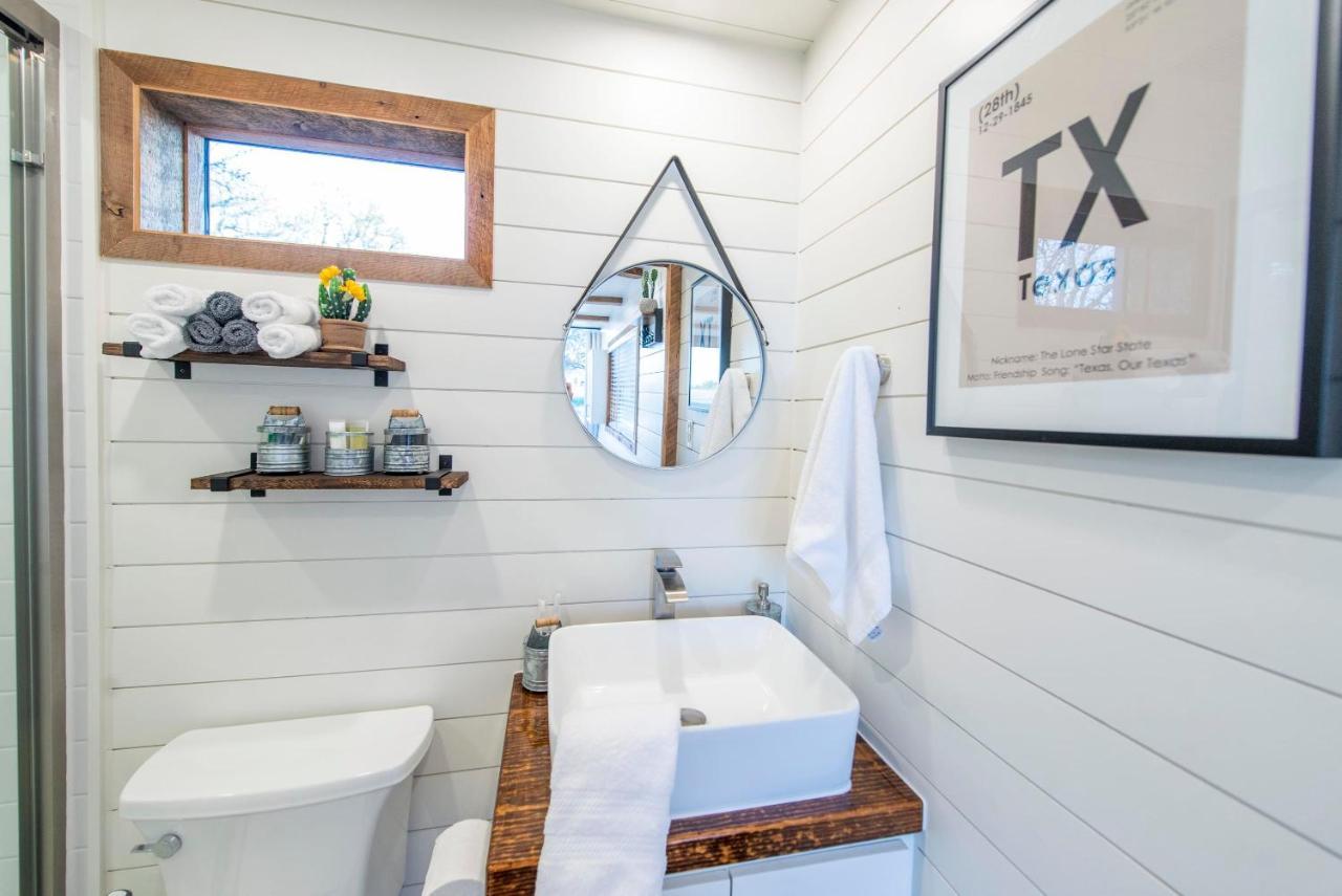 New The Lone Star Shipping Container Villa เฟรเดอริกส์เบิร์ก ภายนอก รูปภาพ